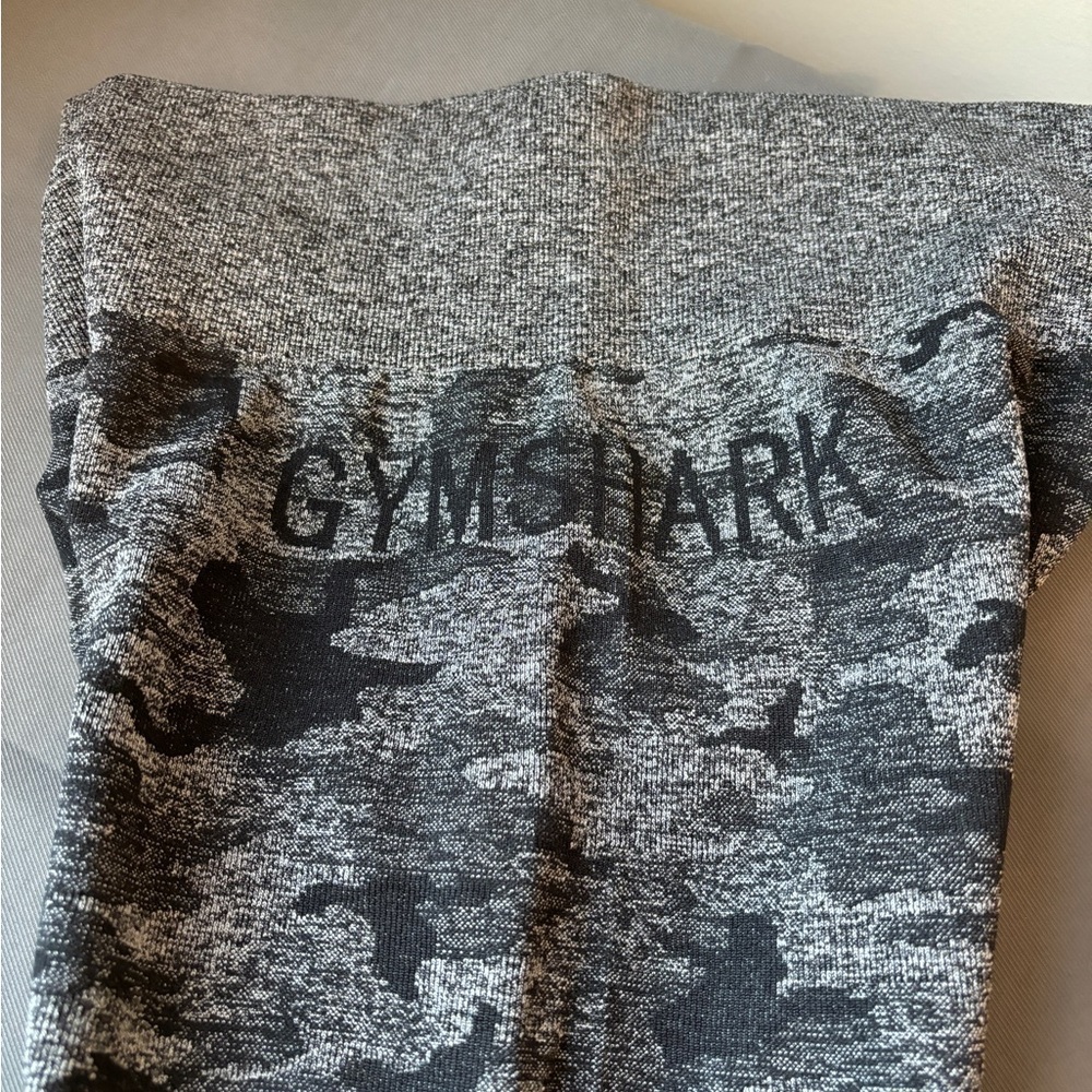 Gymshark Camo seamless Leggings small EUC - Picture 2 of 6